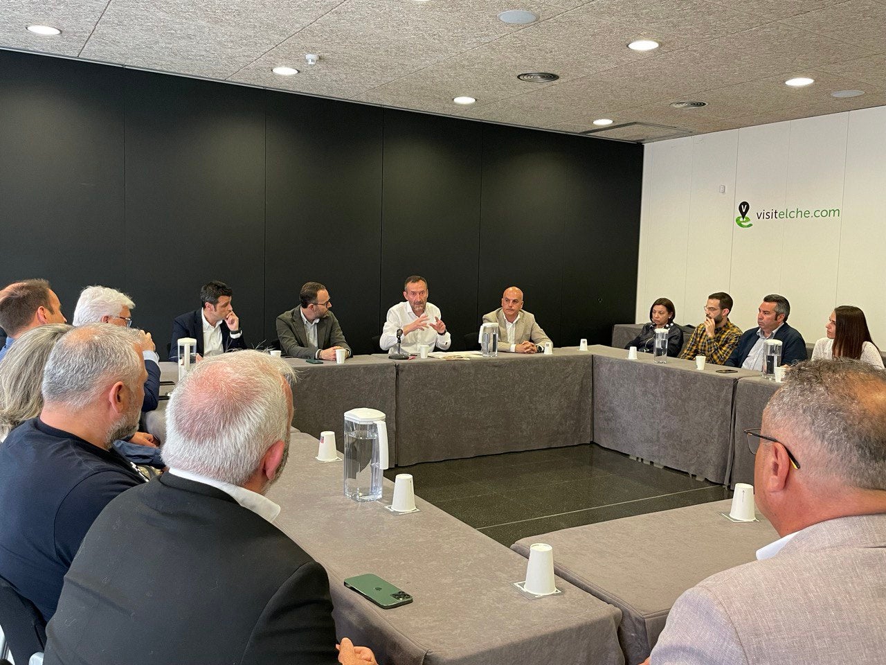 El PSOE de Elche inicia la última semana de campaña electoral prometiendo más suelo industrial El PSOE de Elche inicia la última semana de campaña electoral prometiendo más suelo industrial