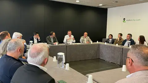 Reunión del PSOE de Elche con empresarios en el centro de congresos. Reunión del PSOE de Elche con empresarios en el centro de congresos.
