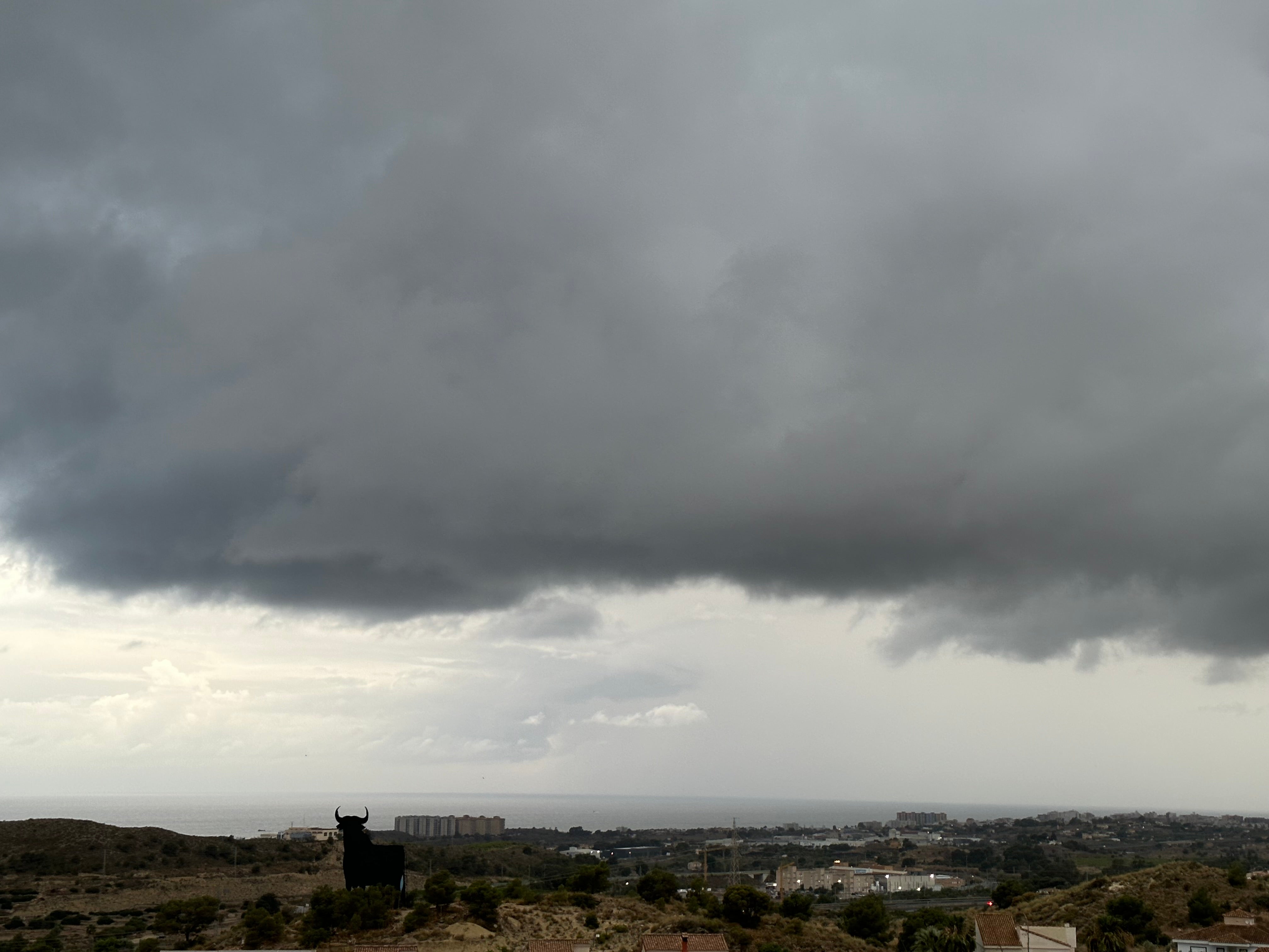 Alerta naranja por lluvias en la Marina Baixa para este martes Alerta naranja por lluvias en la Marina Baixa para este martes