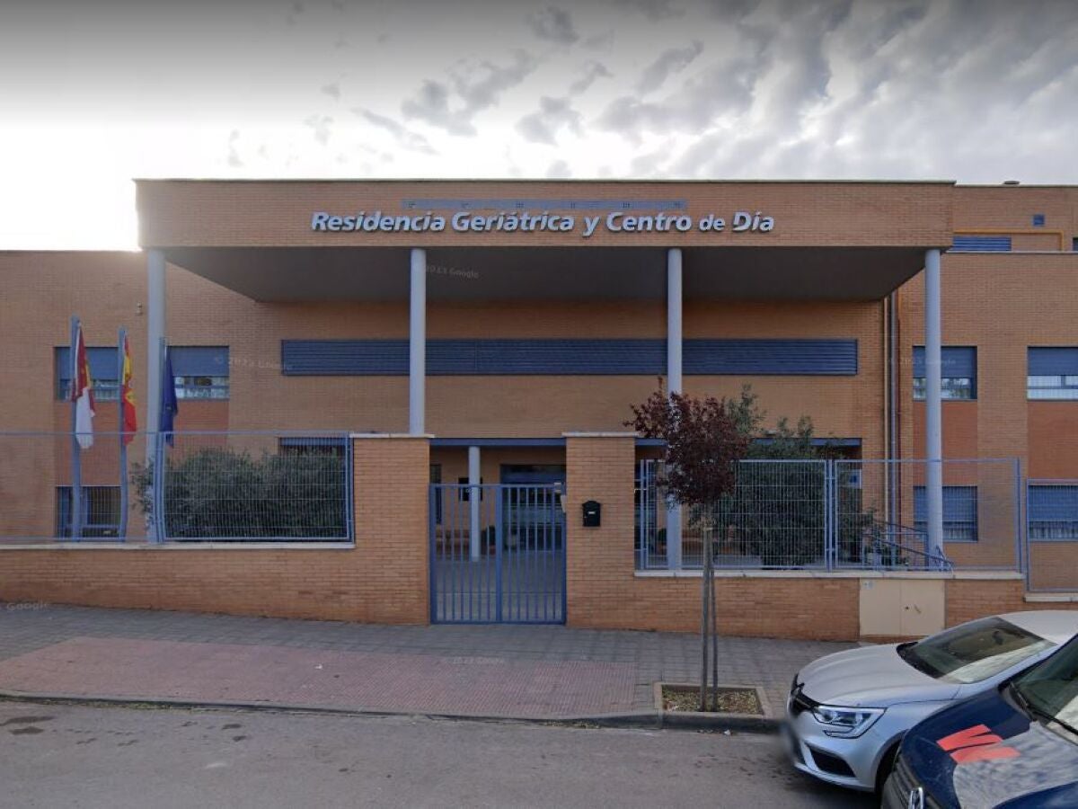 Dos muertos y diez afectados en un brote, por causas desconocidas, en una  residencia de mayores de La Solana | Onda Cero Radio