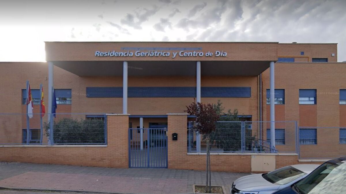 Dos muertos y diez afectados en un brote, por causas desconocidas, en una  residencia de mayores de La Solana | Onda Cero Radio
