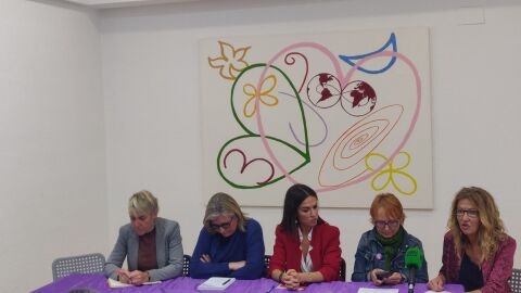 UP, Ciudadanos, Compromís y PSPV firman el manifiesto de la Coordinadora Feminista contra la violencia machista.