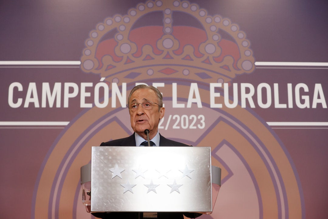 Florentino Pérez: "Hay que cambiar la estructura arbitral del fútbol" Florentino Pérez: "Hay que cambiar la estructura arbitral del fútbol"