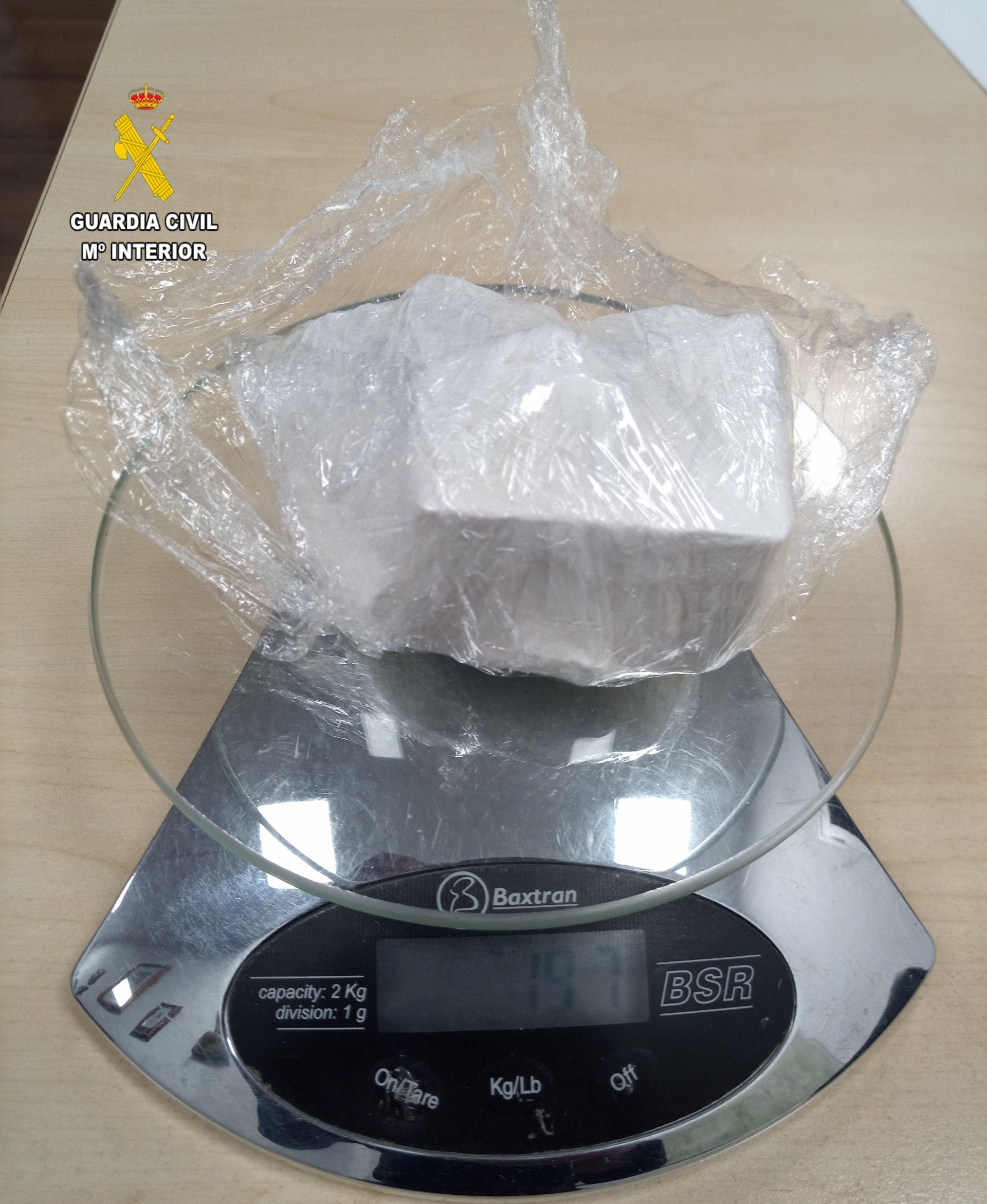 Detenido tras saltarse un control y tirar por la ventanilla 200 gramos de cocaína Detenido tras saltarse un control y tirar por la ventanilla 200 gramos de cocaína