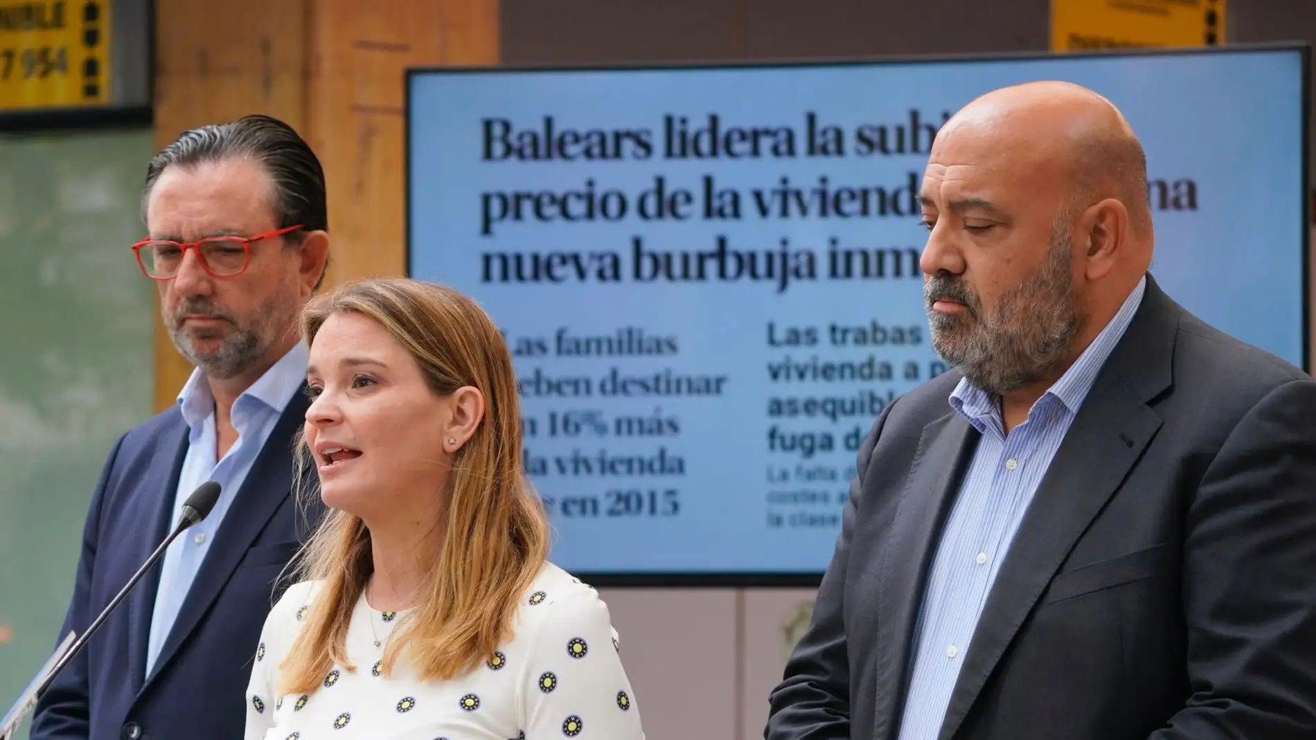 La candidata del PP al Govern Marga Porhens y el candidato a la alcaldía de Palma Jaime Martínez presentan las propuestas en materia de vivienda.