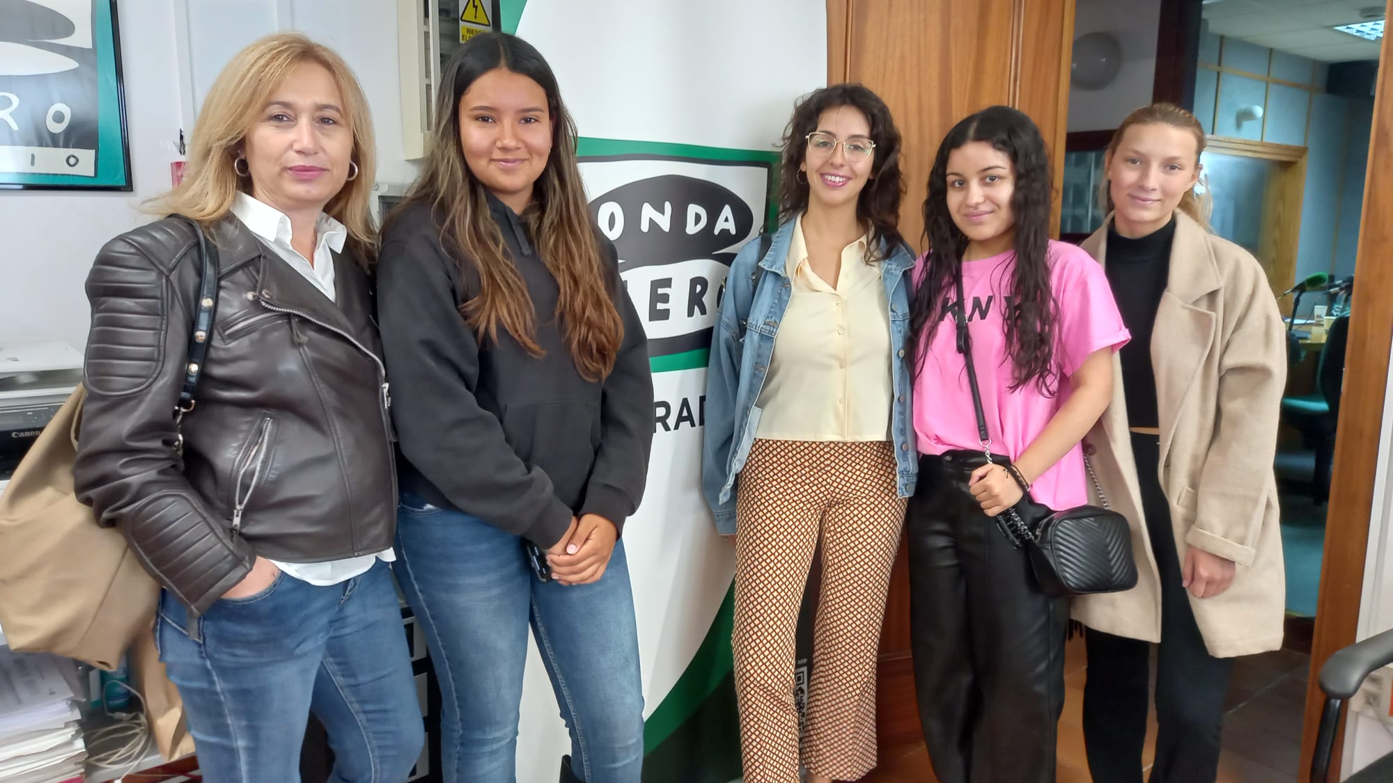 Las jóvenes de Ibiza demandan mejoras en el transporte público y mayor cercanía de los políticos Las jóvenes de Ibiza demandan mejoras en el transporte público y mayor cercanía de los políticos