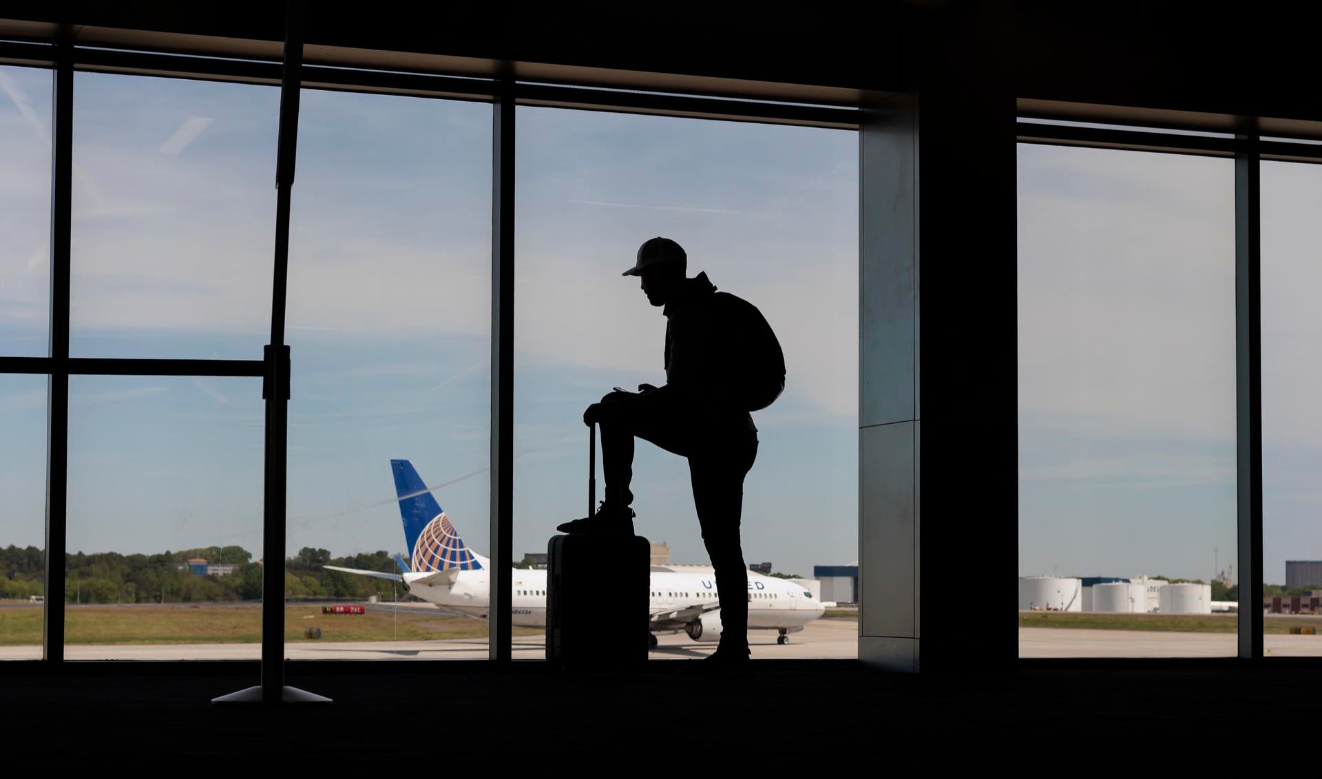 España supera los 48 millones de habitantes gracias a la población extranjera España supera los 48 millones de habitantes gracias a la población extranjera