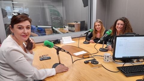 Nuria Becerra, Isabel Arroyo, Luc&iacute;a Iglesias