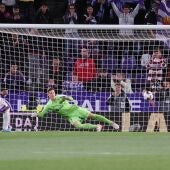 El Valladolid se aferra a primera ante un Barcelona inexistente