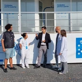 Gabriel Alén visita a unidade móbil "Coidados porta a porta" Gabriel Alén visita a unidade móbil "Coidados porta a porta"