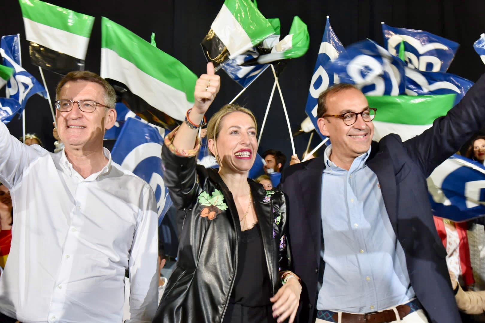 Feijóo pide en Cáceres el voto para acabar con el "Sanchismo", María Guardiola reivindica su figura Feijóo pide en Cáceres el voto para acabar con el "Sanchismo", María Guardiola reivindica su figura