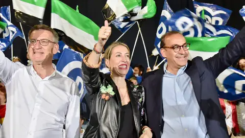 Feijóo pide en Cáceres el voto para acabar con el "Sanchismo", María Guardiola reivindica su figura Feijóo pide en Cáceres el voto para acabar con el "Sanchismo", María Guardiola reivindica su figura
