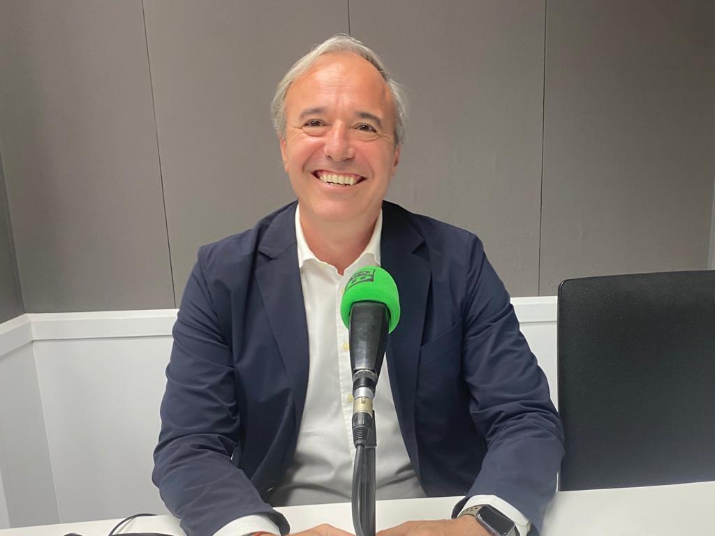 Jorge Azcón reclama una mayoría que le deje "las manos libres" para presidir Aragón Jorge Azcón reclama una mayoría que le deje "las manos libres" para presidir Aragón