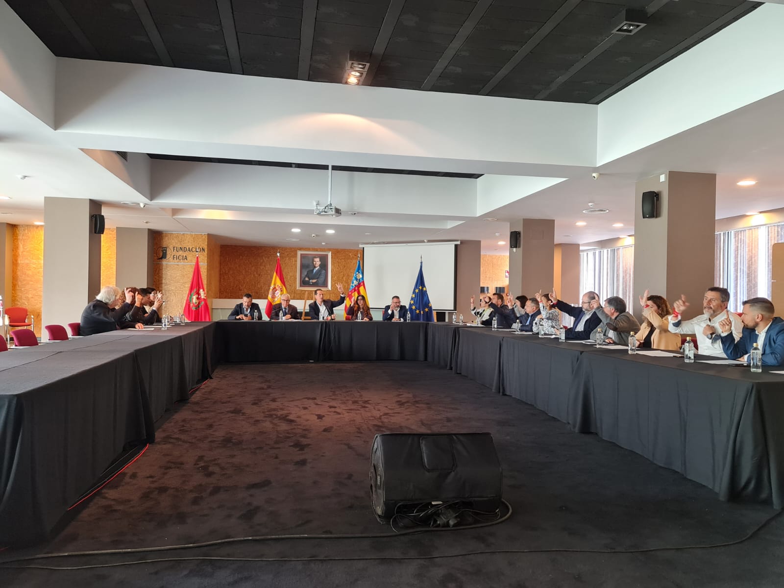 Elda suspende temporalmente la tramitación de licencias para la instalación de plantas solares en suelo no urbanizable Elda suspende temporalmente la tramitación de licencias para la instalación de plantas solares en suelo no urbanizable