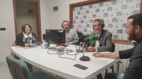 El Mini con Jesús Martín, candidato del PSOE a la reelección en Valdepeñas El Mini con Jesús Martín, candidato del PSOE a la reelección en Valdepeñas