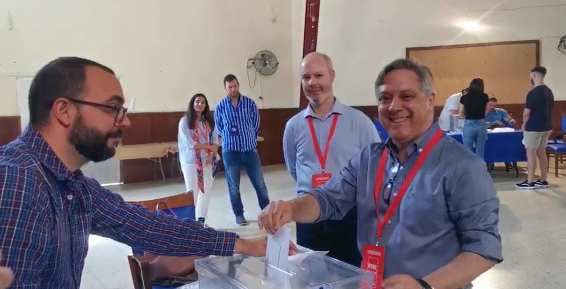 Óscar Torres (PSOE): "Invito a que la toda la ciudadanía vote antes del partido del Cádiz C.F" Óscar Torres (PSOE): "Invito a que la toda la ciudadanía vote antes del partido del Cádiz C.F"
