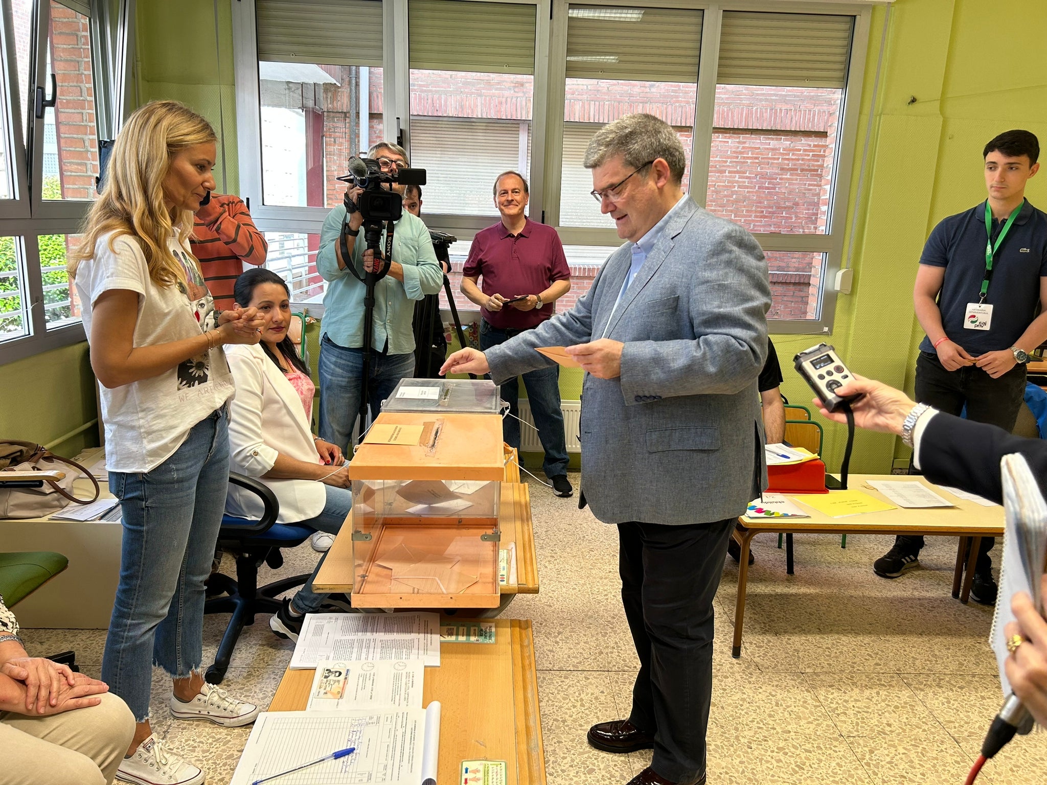El PNV ganaría en Euskadi, pero EH Bildu podría vencer en Vitoria El PNV ganaría en Euskadi, pero EH Bildu podría vencer en Vitoria