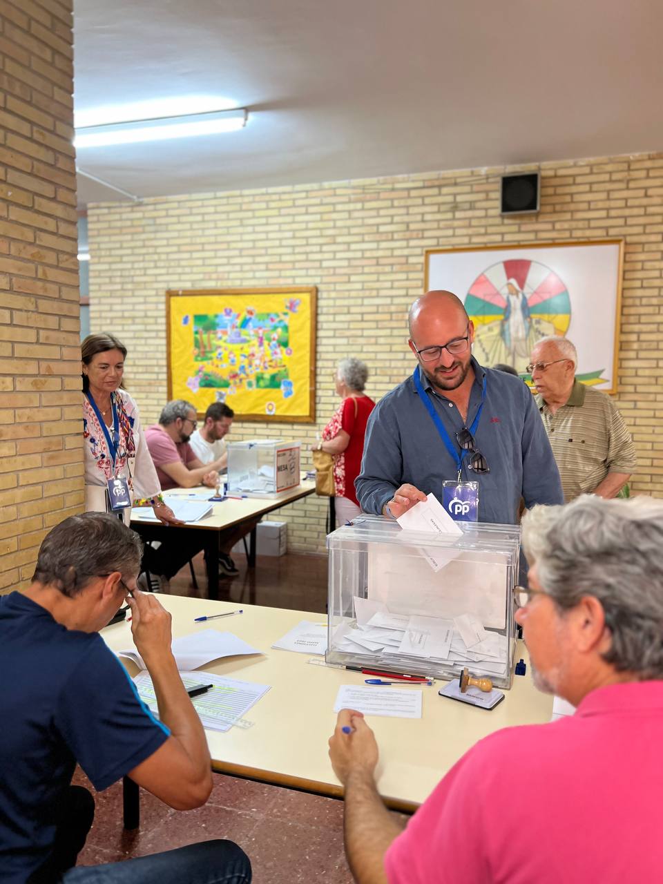 Germán Beardo pide que la gente no se quede en casa este 28M: "Cuanta más gente vote más reforzado va a salir El Puerto" Germán Beardo pide que la gente no se quede en casa este 28M: "Cuanta más gente vote más reforzado va a salir El Puerto"