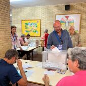 Germán Beardo votando