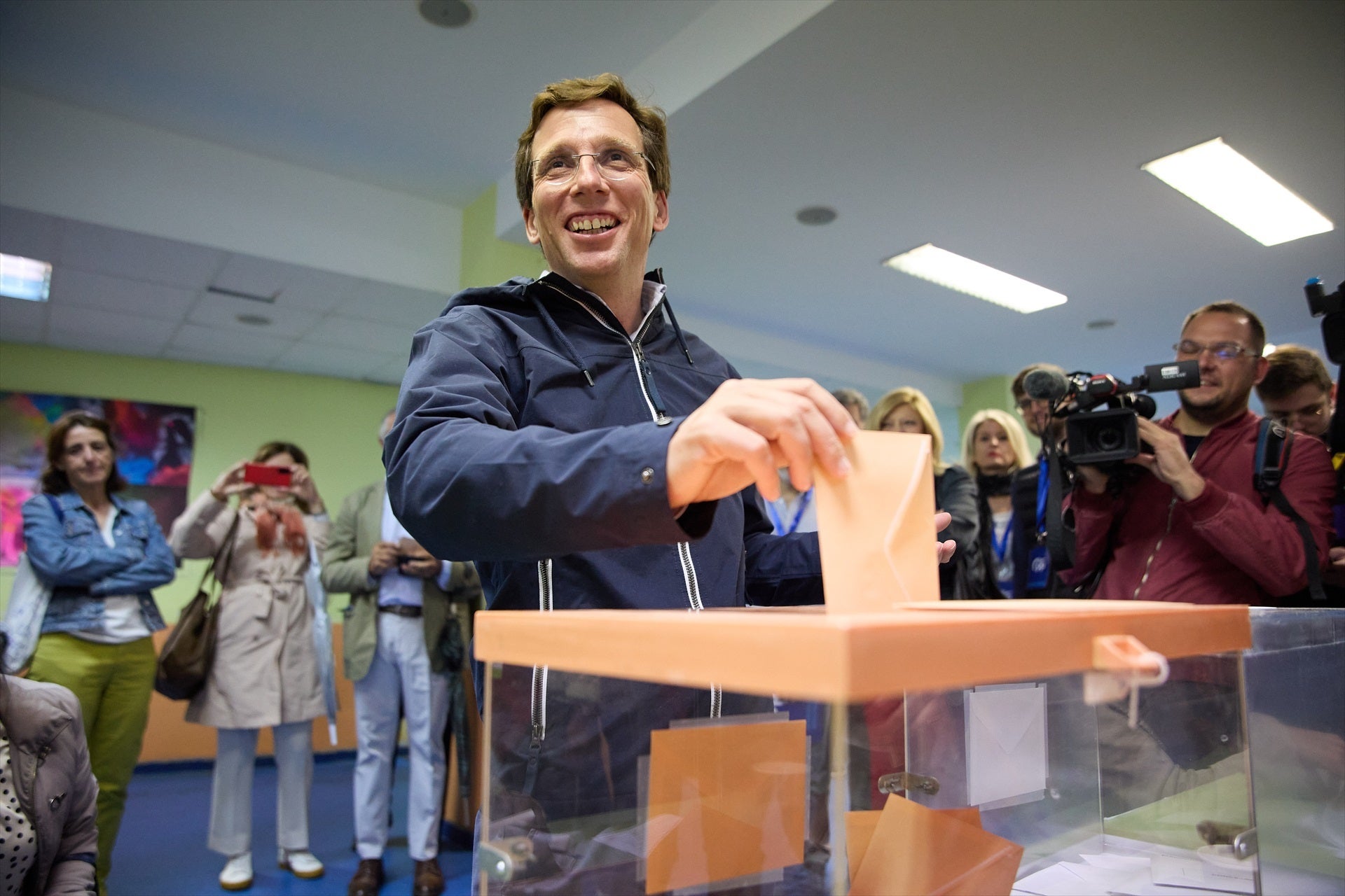 José Luis Martínez-Almeida arrasa en Madrid y será alcalde con mayoría absoluta José Luis Martínez-Almeida arrasa en Madrid y será alcalde con mayoría absoluta