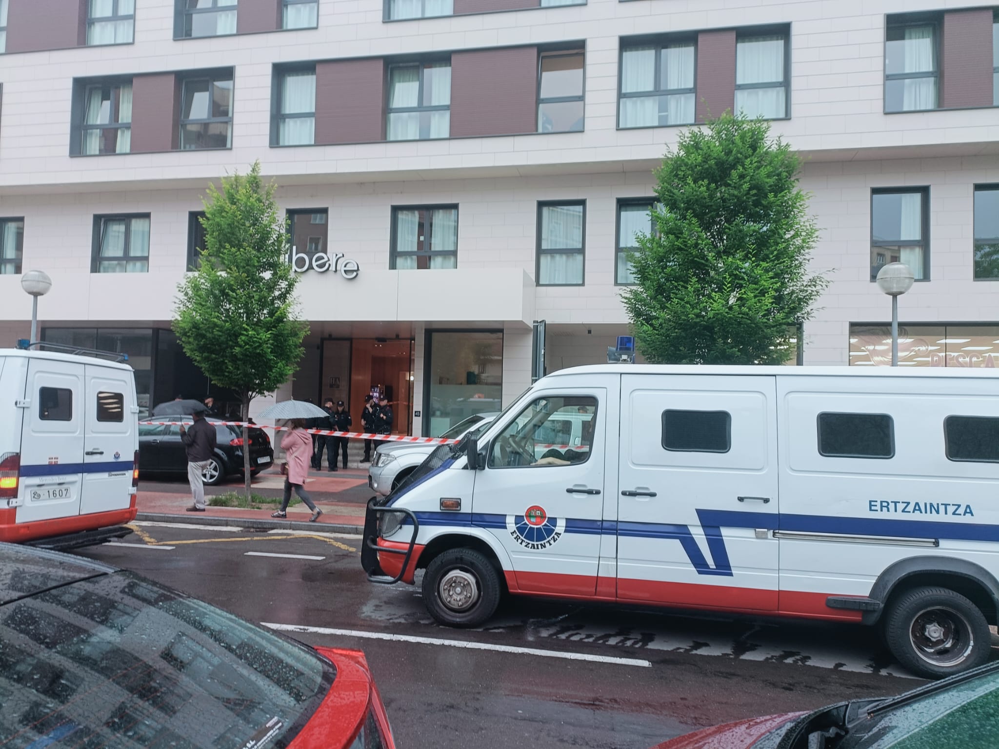 Detenida la expareja de la mujer encontrada muerta en Vitoria junto a su bebé Detenida la expareja de la mujer encontrada muerta en Vitoria junto a su bebé