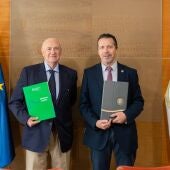 De izquierda a derecha, Tomás Trenor, presidente de Contra el Cáncer Valencia, y Jose E Campillo, rector de la UPV