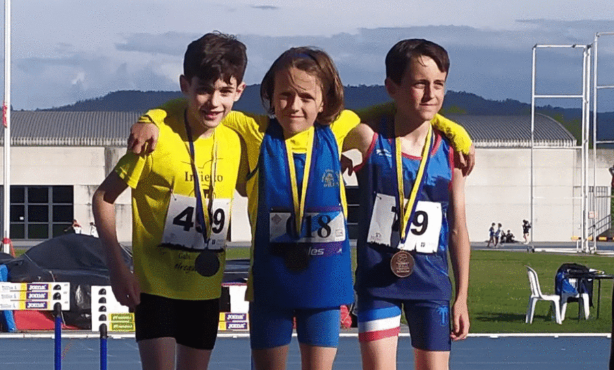 Los jóvenes deportistas del Infiesto Atletismo se hacen con varias medallas en los Campeonatos de Asturias en Pista Los jóvenes deportistas del Infiesto Atletismo se hacen con varias medallas en los Campeonatos de Asturias en Pista