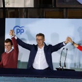 La celebración del PP en Génova tras lograr las mayorías absolutas de Ayuso y Almeida