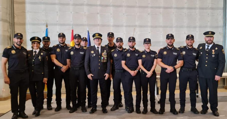 Once nuevos agentes se incorporan a la Policía Local tras superar el curso del IVASPE Once nuevos agentes se incorporan a la Policía Local tras superar el curso del IVASPE