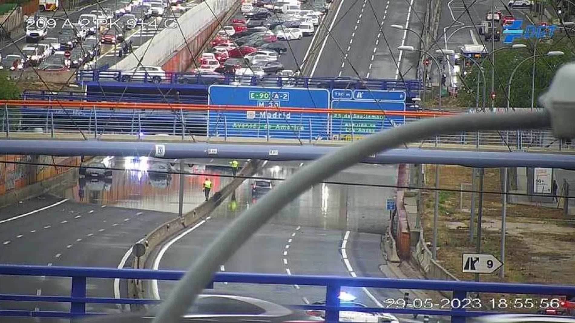 Caos en Madrid tras las intensas lluvias: inundaciones y cortes en el metro, carreteras y aeropuerto Caos en Madrid tras las intensas lluvias: inundaciones y cortes en el metro, carreteras y aeropuerto