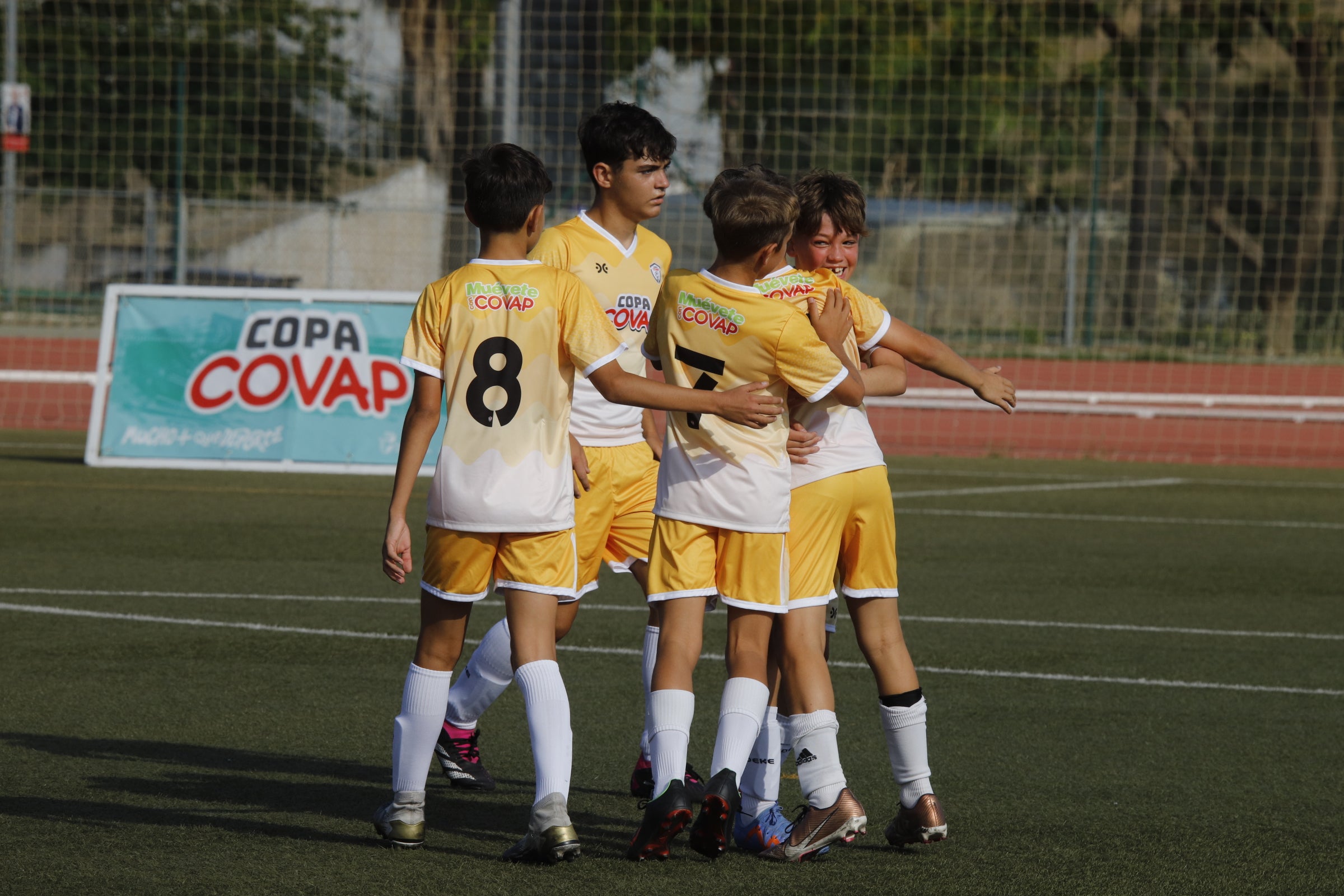 Copa COVAP y Psicólogos de España afirman que las personas que practican deporte tienen un 38% más de probabilidades de ser más felices Copa COVAP y Psicólogos de España afirman que las personas que practican deporte tienen un 38% más de probabilidades de ser más felices