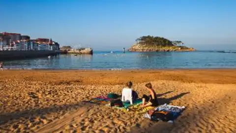 Ya es temporada de playas en Euskadi Ya es temporada de playas en Euskadi