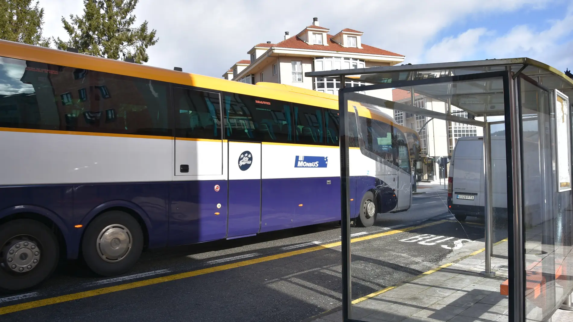 Mellora de 40 paradas de autobús situadas nas rutas de acceso á cidade de Ourense