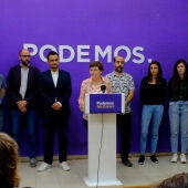 La coordinadora autonómica de Podemos en Baleares y candidata de Unidas Podemos a la presidencia del Govern, Antonia Jover, acompañada por la ejecutiva de Podemos Illes Balears