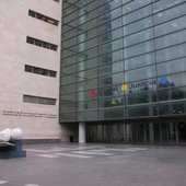 La Audiencia de València juzga hoy a un hombre por robar en una peluquería de Alzira La Audiencia de València juzga hoy a un hombre por robar en una peluquería de Alzira