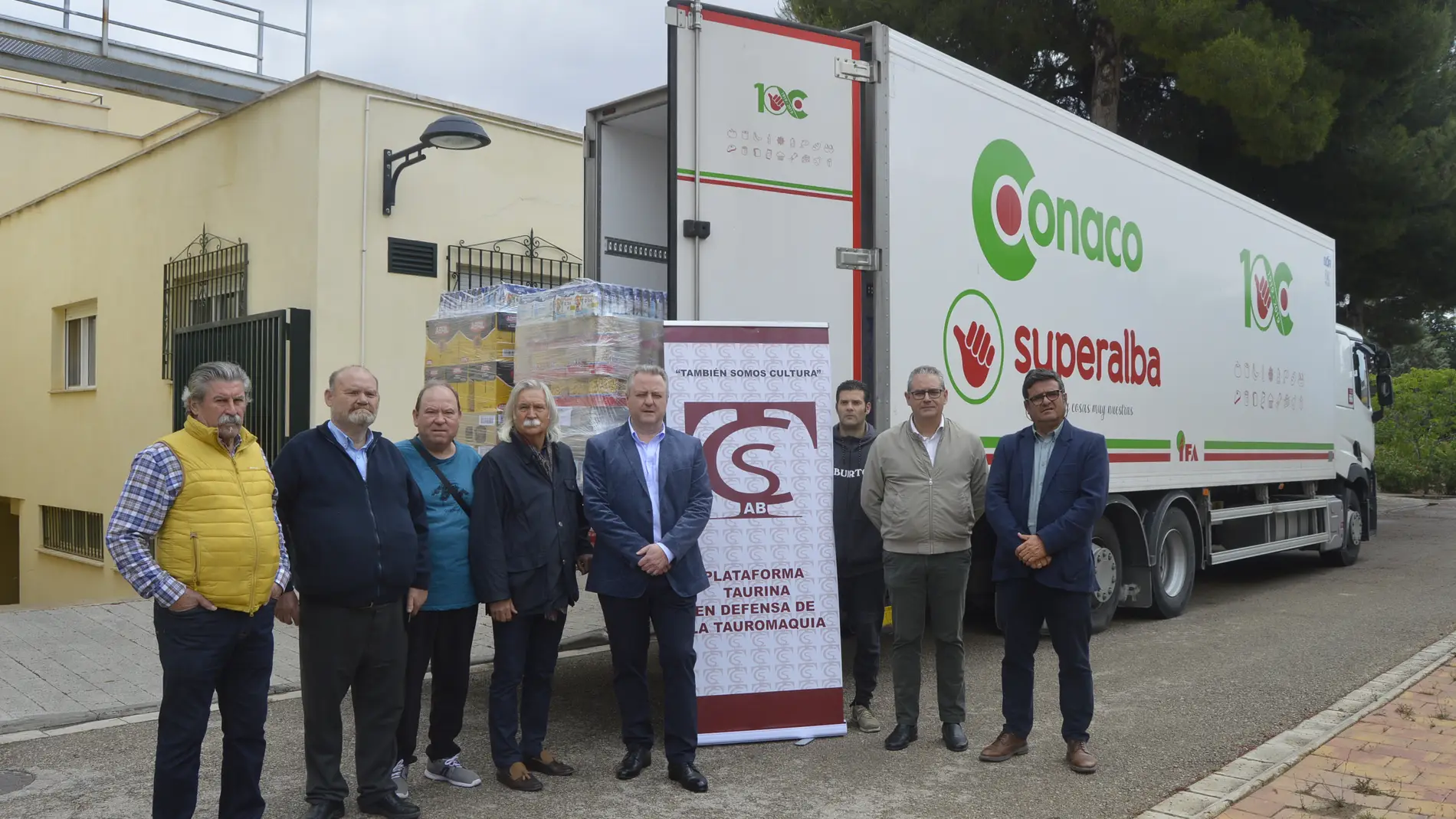 CONACO y Superalba donan más de 10.000 kilos en productos de alimentación a la Institución Benéfica del ‘Cotolengo’
