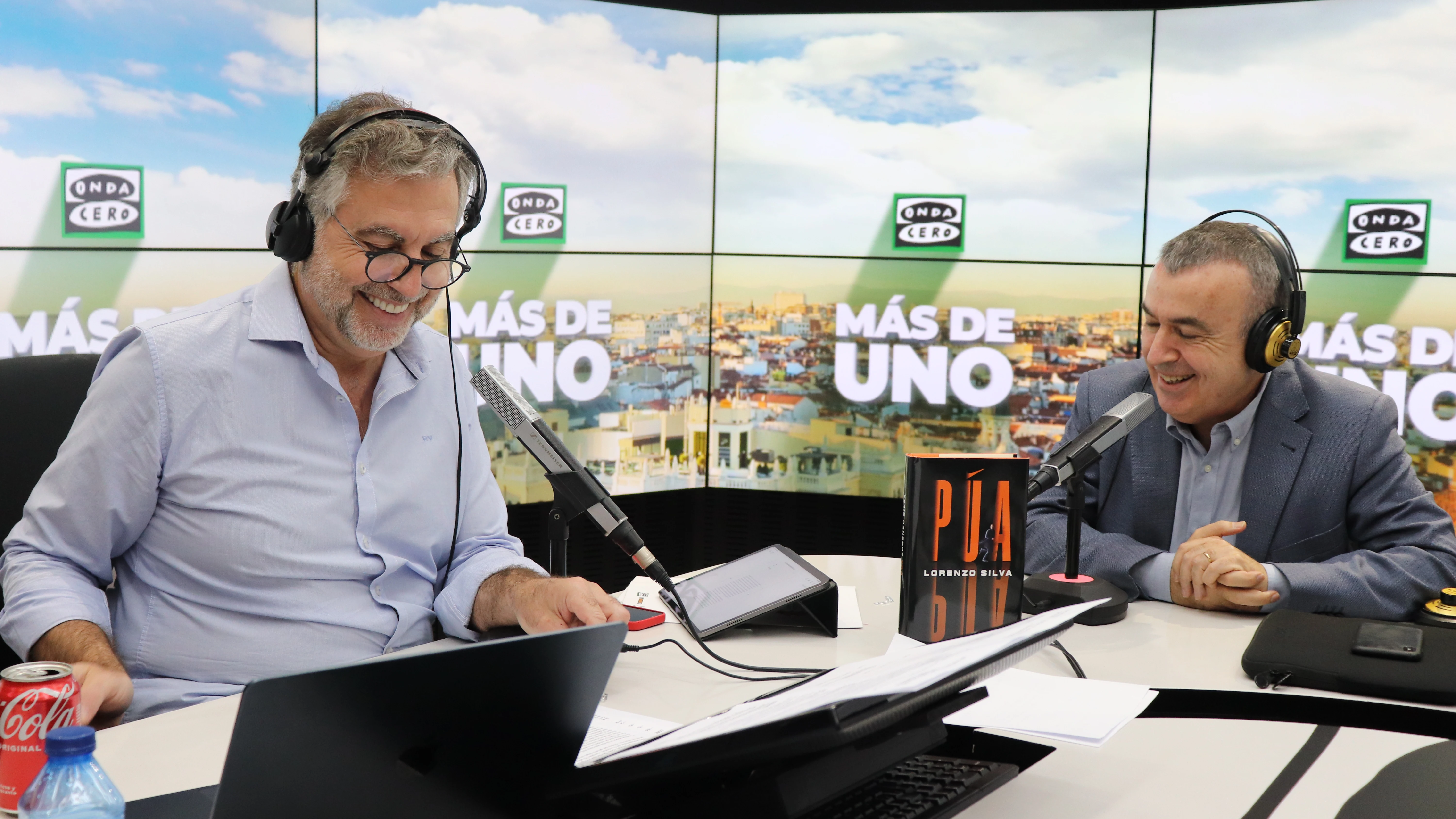 Lorenzo Silva con Carlos Alsina en 'Más de uno' Lorenzo Silva con Carlos Alsina en 'Más de uno'