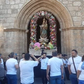 Salida de la Virgen de Alarcos en la iglesia de San Pedro Salida de la Virgen de Alarcos en la iglesia de San Pedro