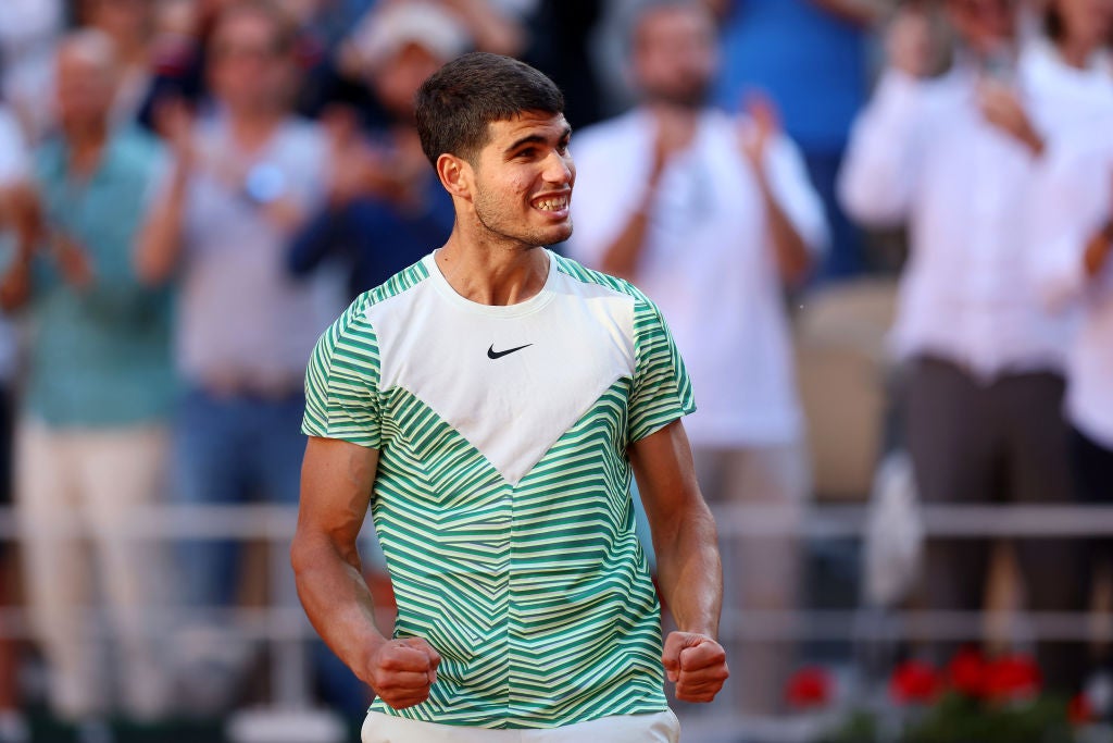 Carlos Alcaraz arrasa en el duelo generacional a Musetti Carlos Alcaraz arrasa en el duelo generacional a Musetti
