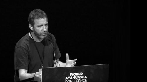 Jeremy Narvy: "Las plantas se comunican entre sí" Jeremy Narvy: "Las plantas se comunican entre sí"