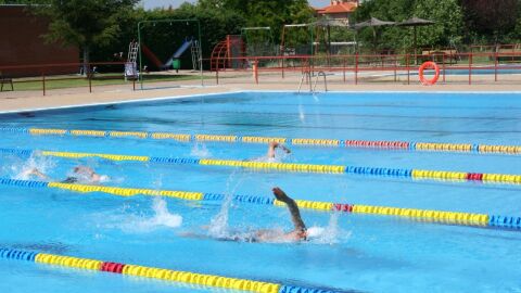 PISCINA