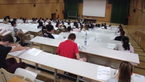 Estudiantes durante una de las pruebas de la EvAU