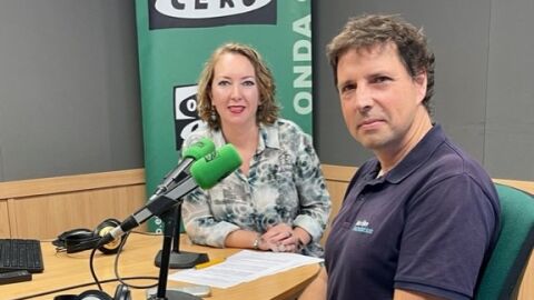 El director de la Fundaci&oacute;n Marilles, Aniol Esteban, junto a Elka Dimitrova en Onda Cero Mallorca