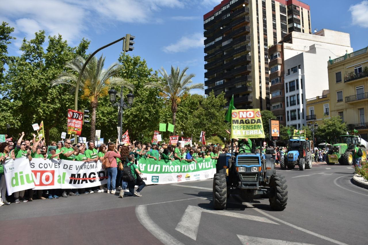 El Ayuntamiento de Morella denuncia coacciones a sus vecinos para establecer la línea MAT El Ayuntamiento de Morella denuncia coacciones a sus vecinos para establecer la línea MAT