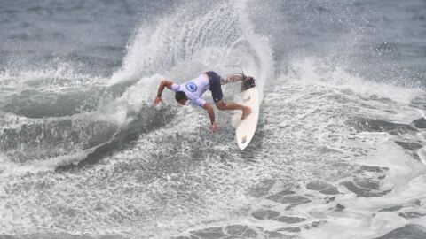 Gon Guti&eacute;rrez - surfing