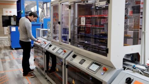 La creaci&oacute;n de empresas en Extremadura baj&oacute; en abril casi un 30% respecto a 2022
