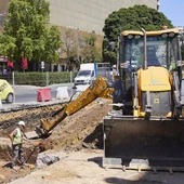 magen de archivo de las obras de ampliación del tranvía en Nervión, en Sevilla magen de archivo de las obras de ampliación del tranvía en Nervión, en Sevilla
