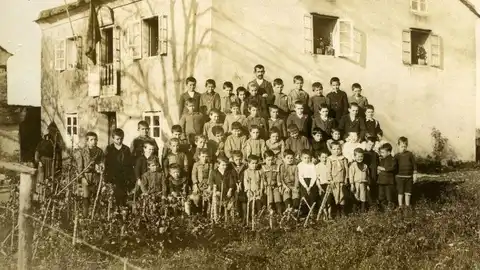 Evolución educativa en Gijón Debate intergeneracional en onda cero