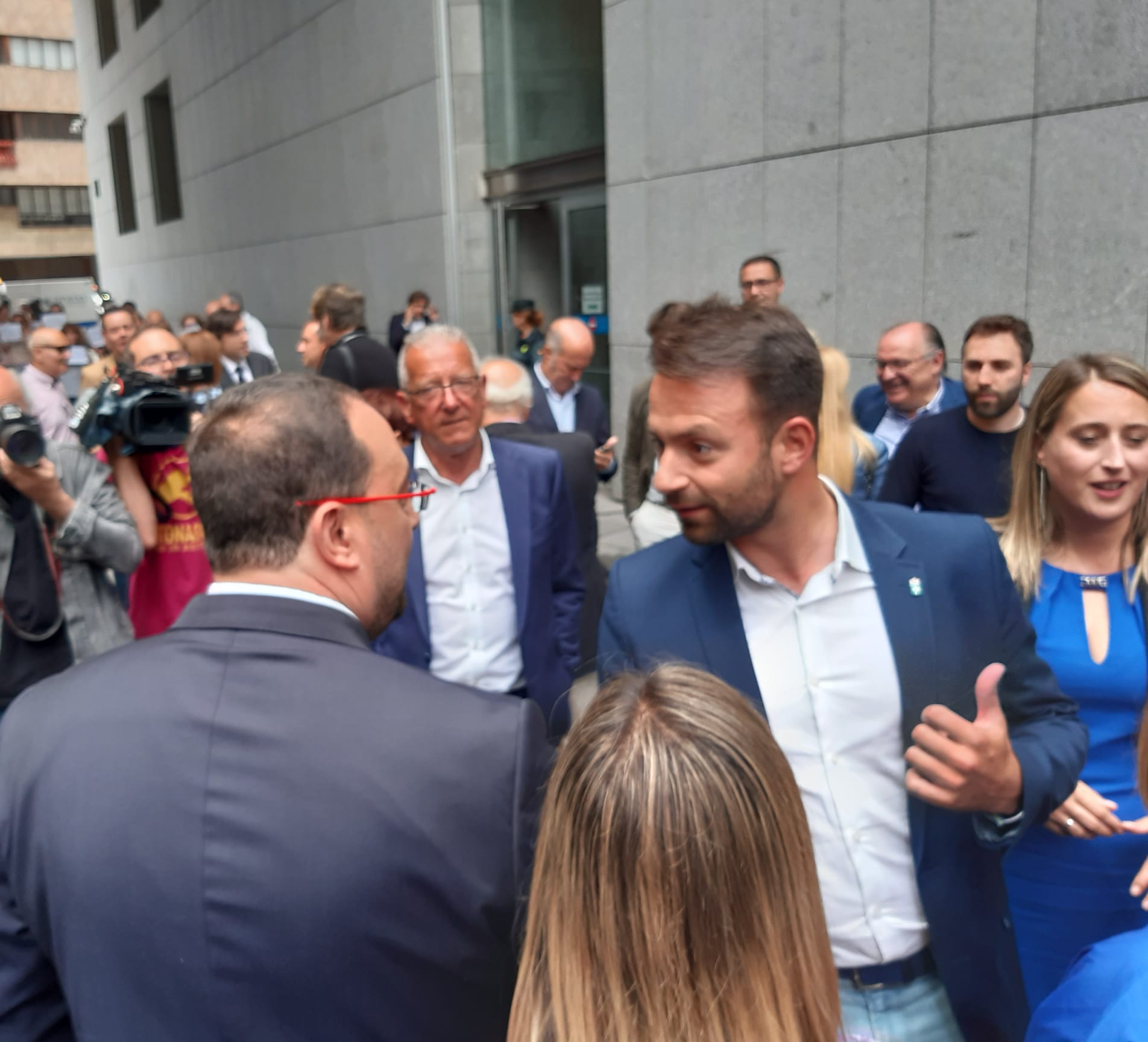 Barbón afirma que la FSA "cierra filas" mientras el PP confirma que Canga será candidato a la presidencia Barbón afirma que la FSA "cierra filas" mientras el PP confirma que Canga será candidato a la presidencia
