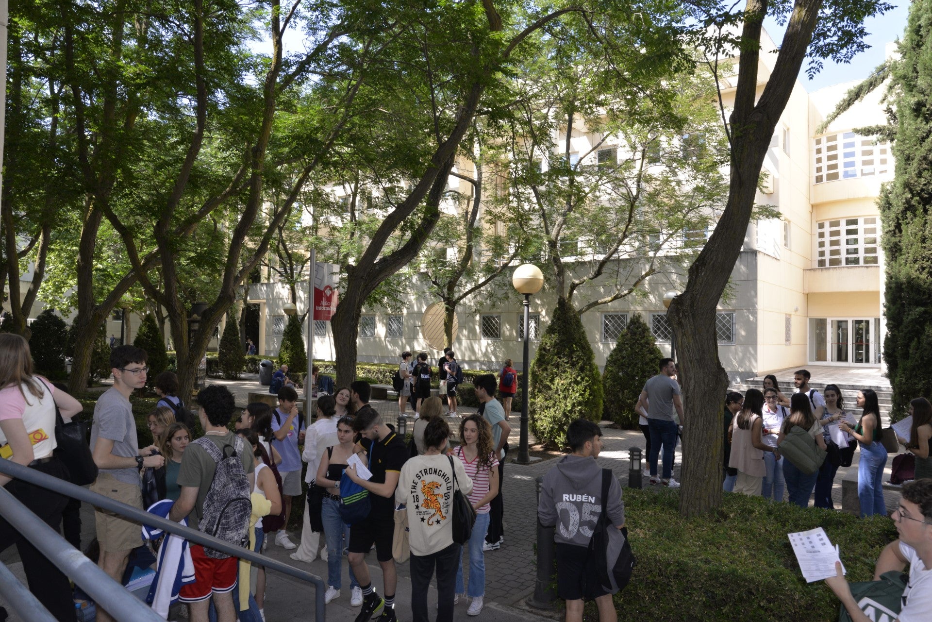 La EvAU arranca en C-LM con los nervios propios pero con normalidad y sin incidencias La EvAU arranca en C-LM con los nervios propios pero con normalidad y sin incidencias